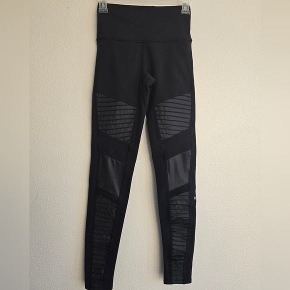 ALO Yoga Black Leggings with Textured Panels - Picture 1 of 10